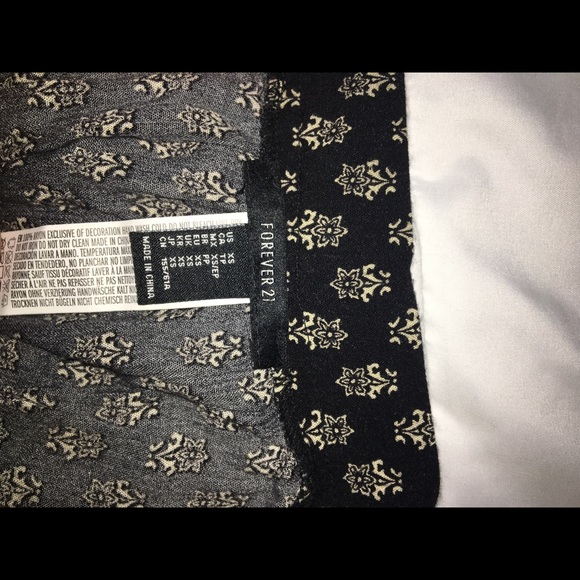 Black shorts - Picture 3 of 3